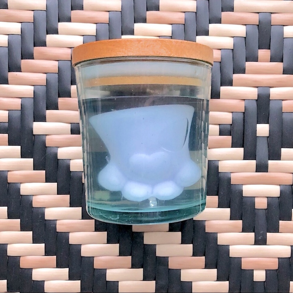 New Cat Paw Lavender Vanilla 5.3 oz Candle in Glass Jar with Wooden Lid